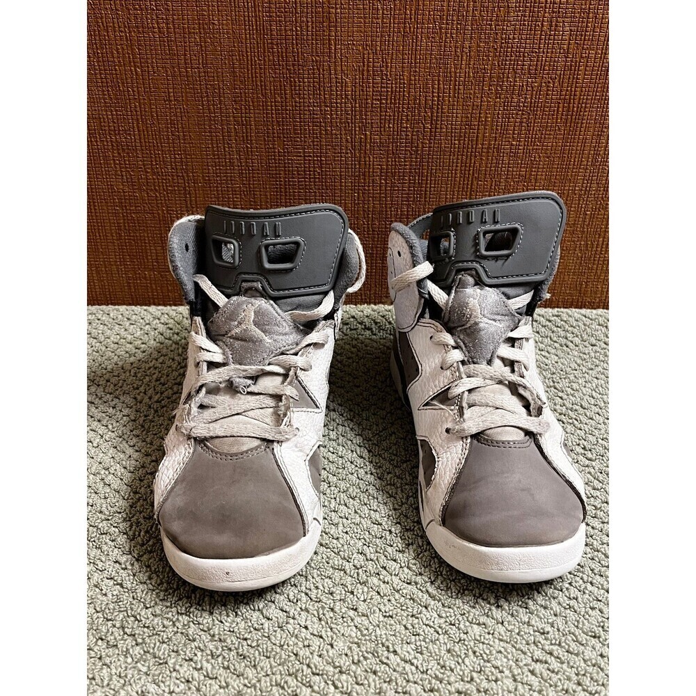 Nike Boys Air Jordan 6 DV3605-100 Gray Basketball Shoes /Sneakers Size 1Y - Picture 2 of 6